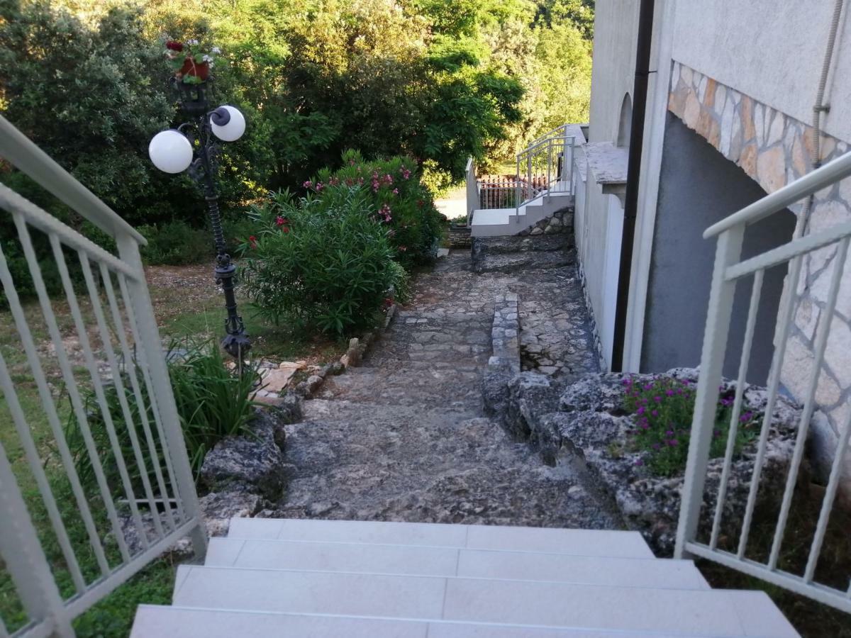 Garden Apartment ปิเยชชานา อูวาลา ภายนอก รูปภาพ